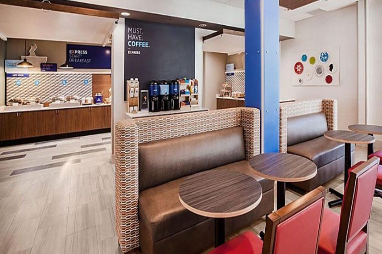 Holiday Inn Express & Suites - Staunton By Ihg Exteriér fotografie
